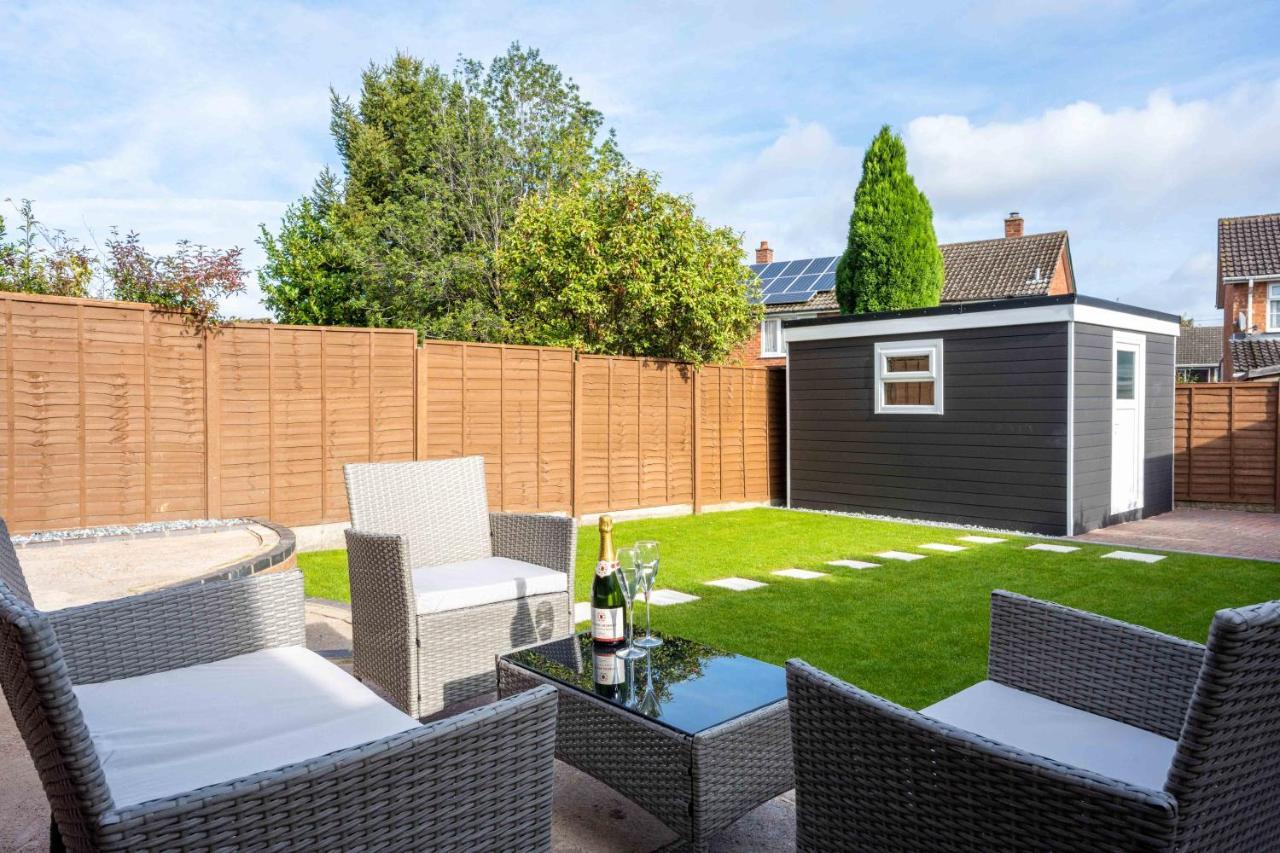 The Oaklands - Luxury Spacious 6-Bed, Near Solihull, Birmingham City, Jlr, Nec, Airport, Resorts World, Hs2 Buitenkant foto