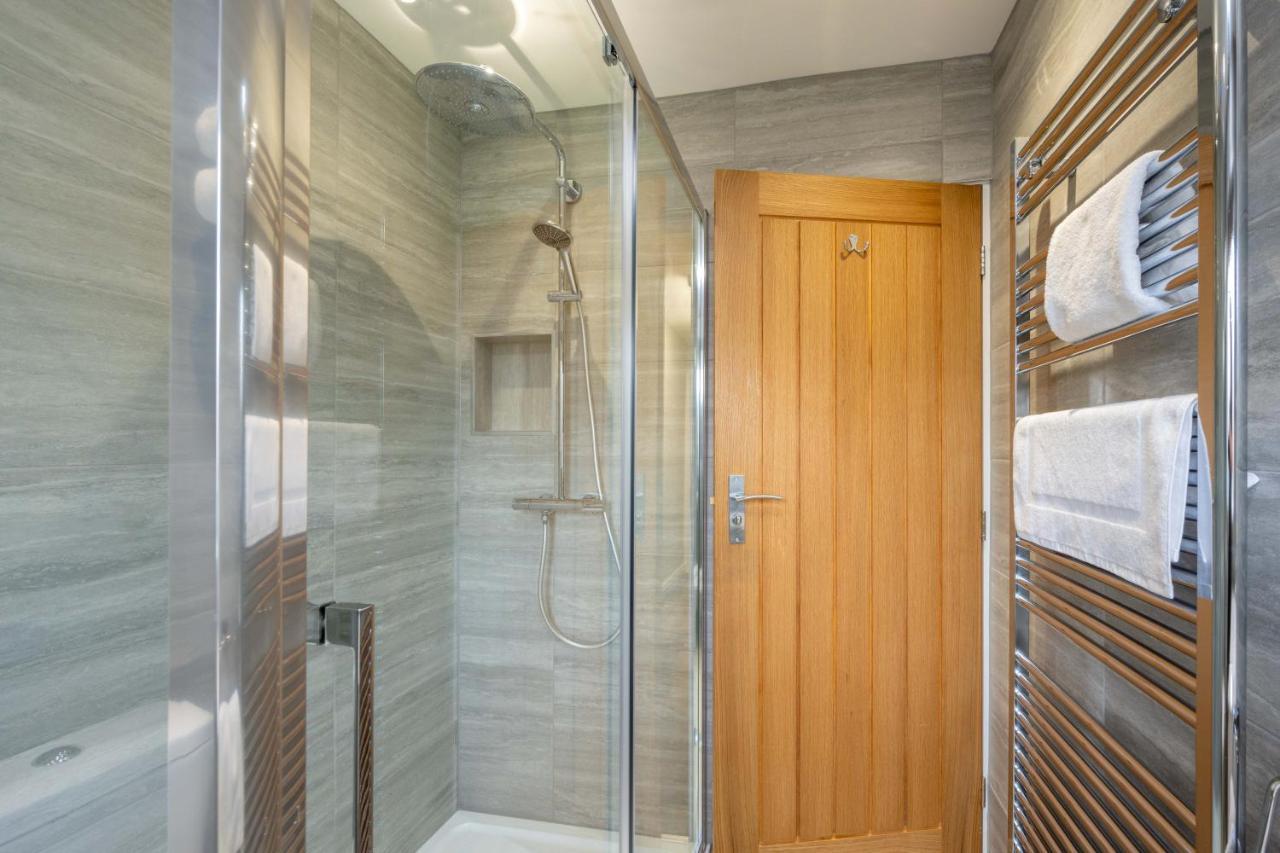 The Oaklands - Luxury Spacious 6-Bed, Near Solihull, Birmingham City, Jlr, Nec, Airport, Resorts World, Hs2 Buitenkant foto