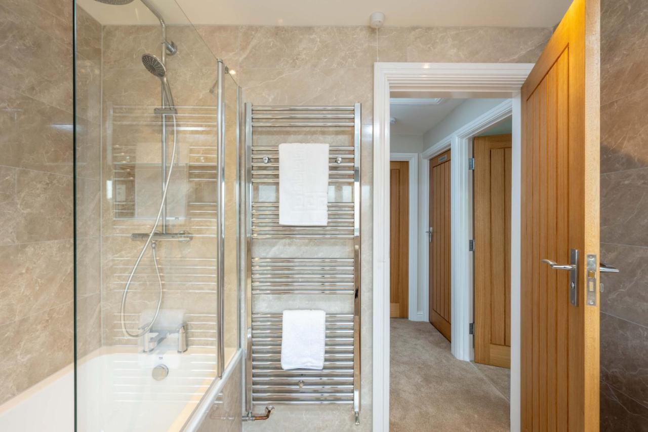 The Oaklands - Luxury Spacious 6-Bed, Near Solihull, Birmingham City, Jlr, Nec, Airport, Resorts World, Hs2 Buitenkant foto