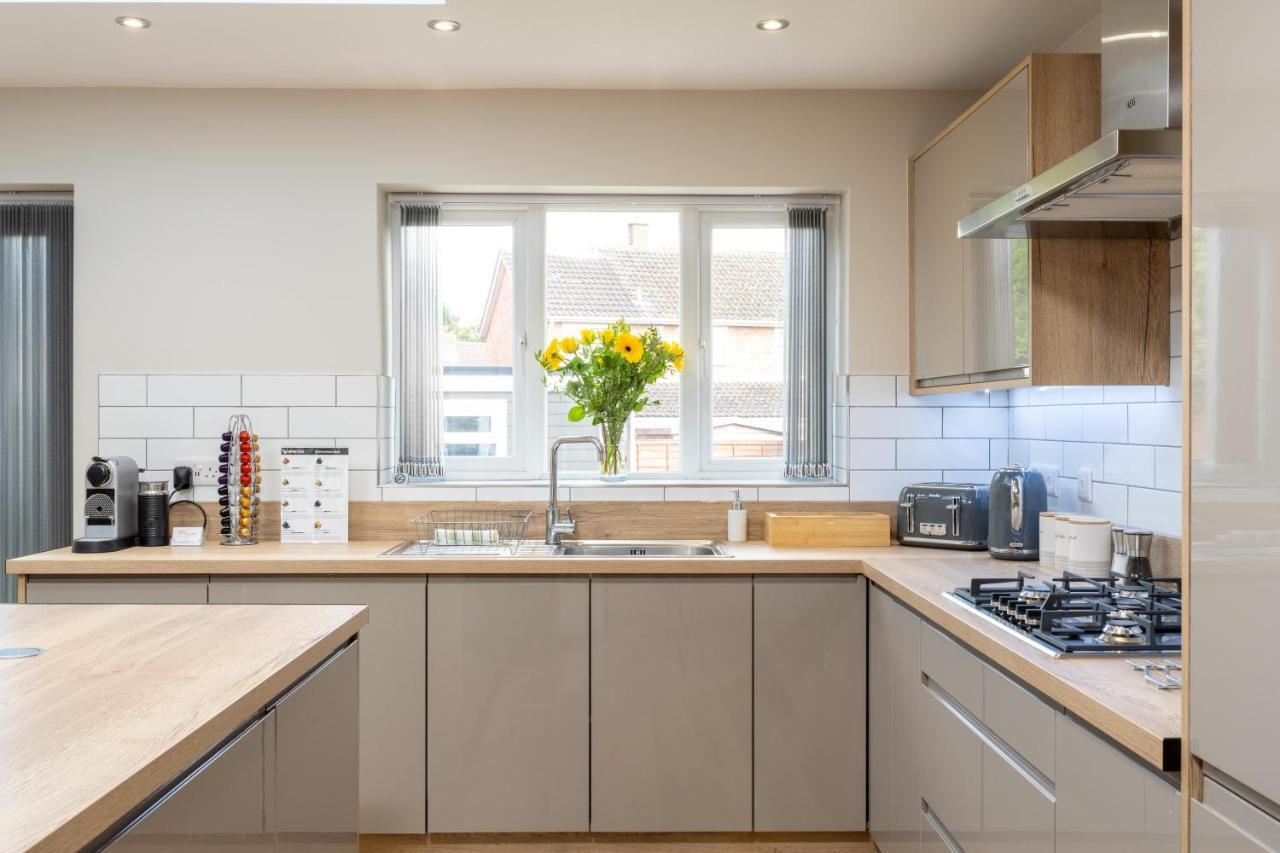 The Oaklands - Luxury Spacious 6-Bed, Near Solihull, Birmingham City, Jlr, Nec, Airport, Resorts World, Hs2 Buitenkant foto