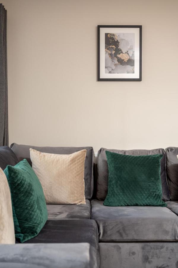 The Oaklands - Luxury Spacious 6-Bed, Near Solihull, Birmingham City, Jlr, Nec, Airport, Resorts World, Hs2 Buitenkant foto